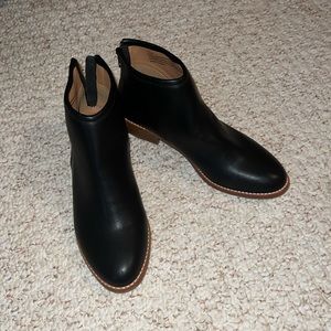 Black booties, Urban Outfitters. Size 9M.